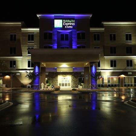 Holiday Inn Express Hotel & Suites Goldsboro - Base Area By Ihg Dış mekan fotoğraf